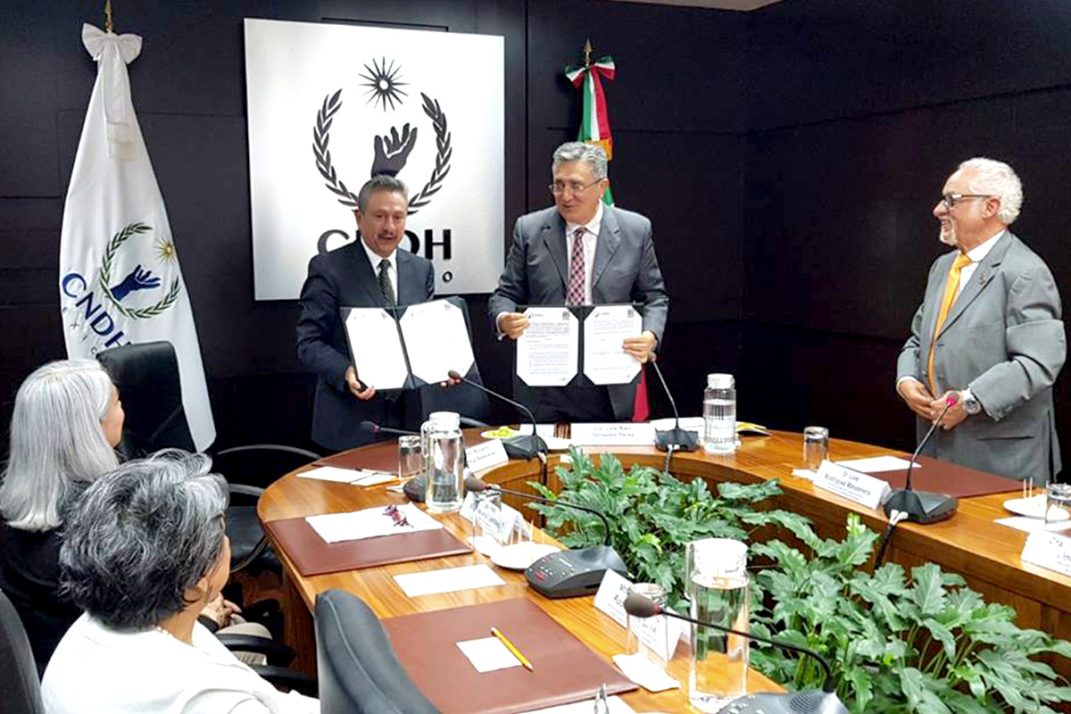 UICUI firma convenio entre la CNDH y el CIECRIM.
